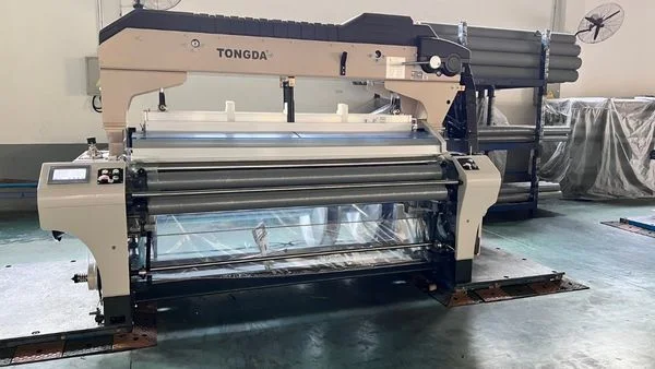 Tongda Tdw851 Single Nozzle Water Jet Loom of Weaving Machine